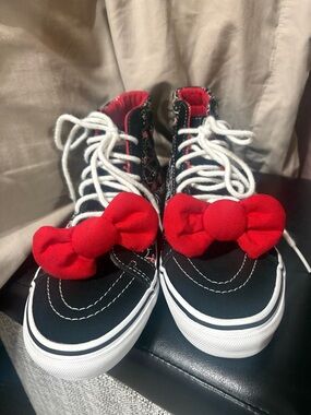Hello KittyVans Black High-Top Sneakers with Red Bow Accents